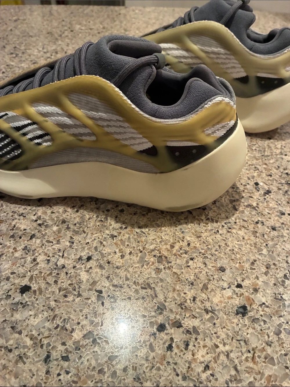 Yeezy men’s 2022